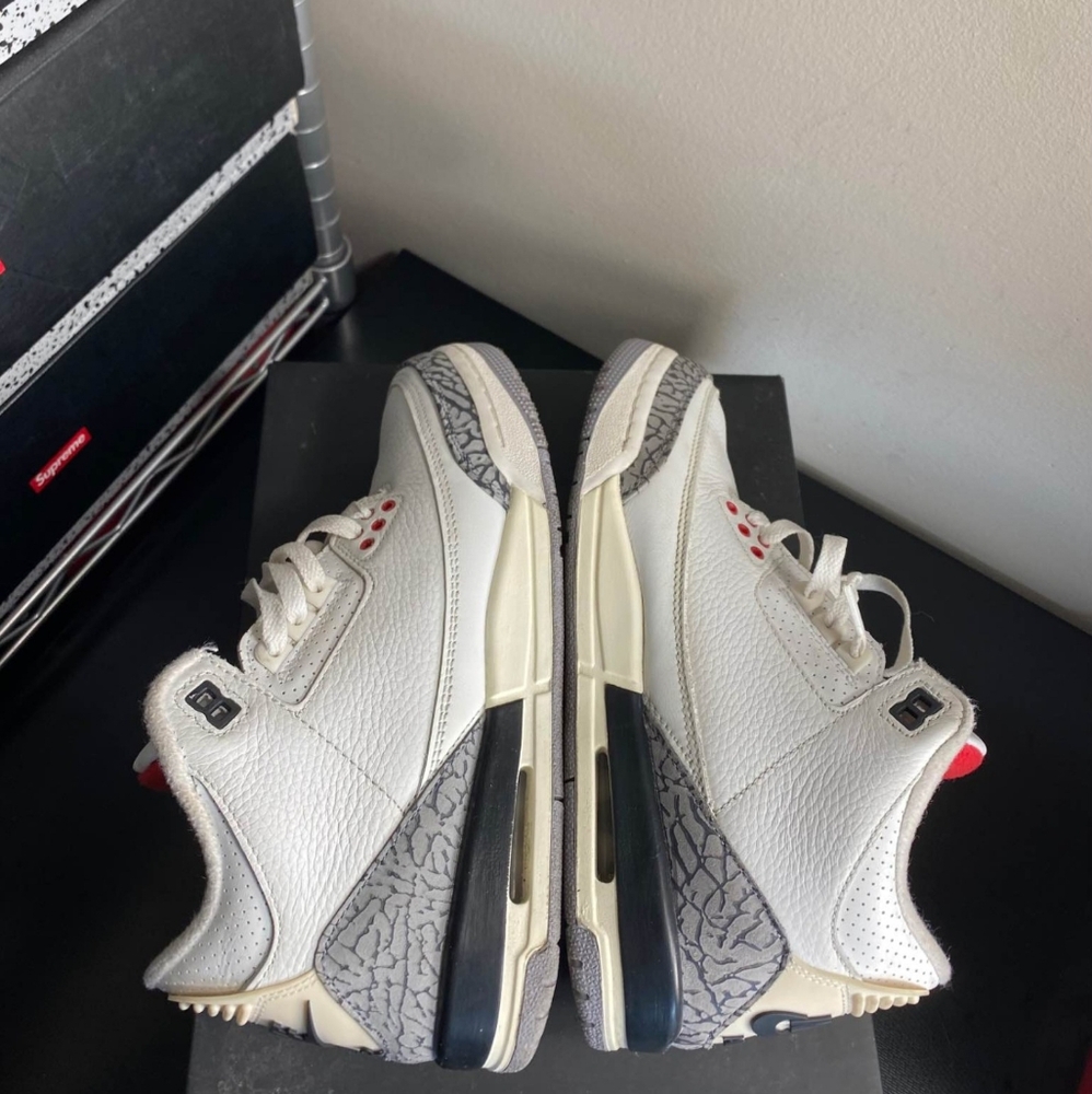 Nike Air Jordan 3 Retro Sneakers